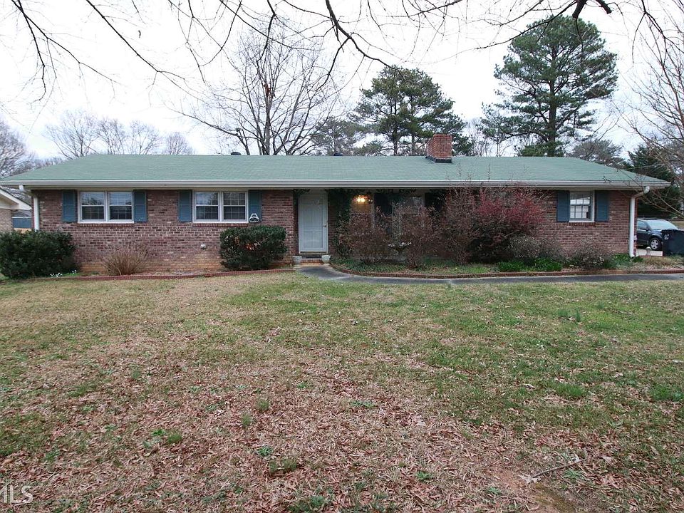 1st image of 2662 Skyland Dr