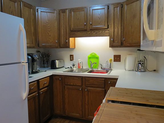 5th image of 721 S Clearview Pl