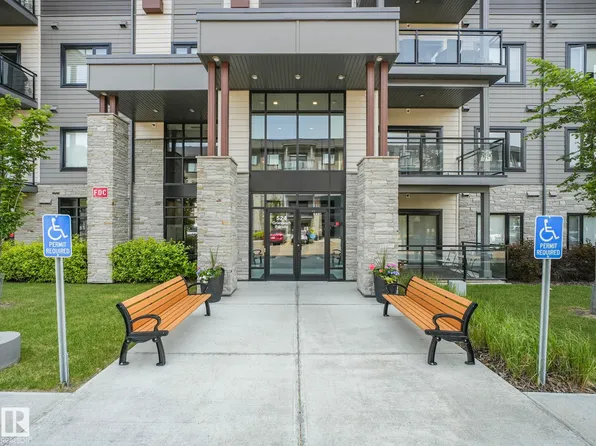 524 Griesbach Parade NW #127, Edmonton, AB T5E 6V9