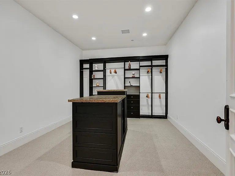 8 Rue Mediterra Dr — Photo 36