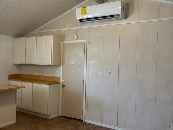 21201 Kenniston St, California City, CA 93505
