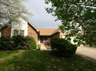 1080 Cedar Creek Dr, Lake Zurich, IL 60047