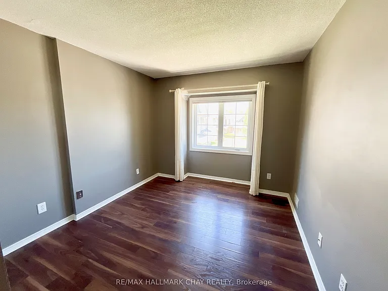 162 Settlers Way #16 — Photo 11