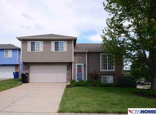 6468 N 113th Cir, Omaha, NE 68164