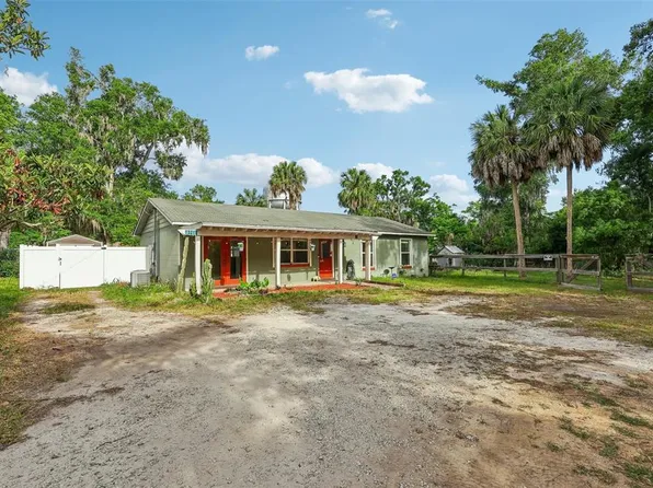 321 E 11th Ave, Mount Dora, FL 32757