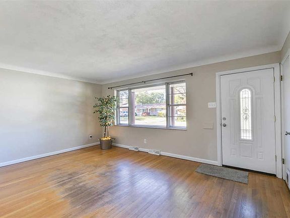 3rd image of 2180 Saint Louis St