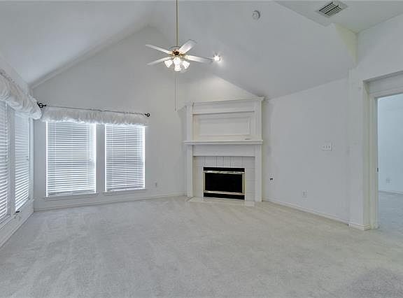 3rd image of 136 Arbor Glen Dr
