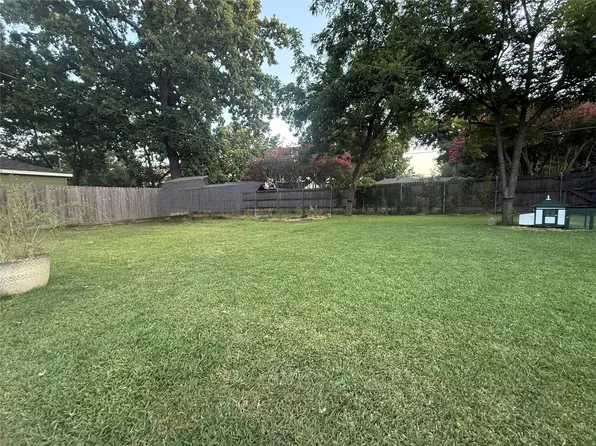 669 Harter Rd, Dallas, TX 75218
