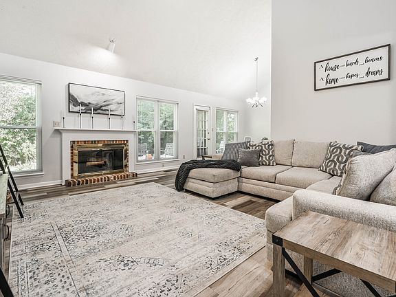 4th image of 7730 Hollow Ridge Cir