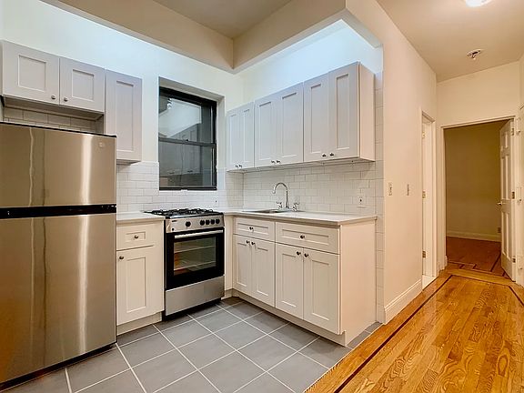 2nd image of 366 Broome St APT 22