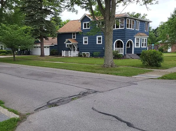 70 Gordon St, Williamsville, NY 14221