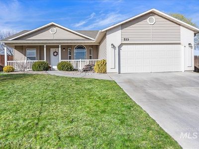533 W Palmer Dr, Nampa, ID, 83686