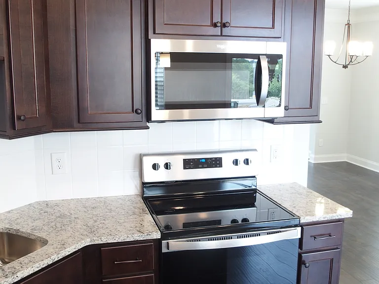 807 Bolton Dr — Photo 11