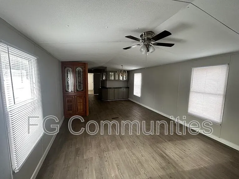 188 Golden Oaks Ln — Photo 2