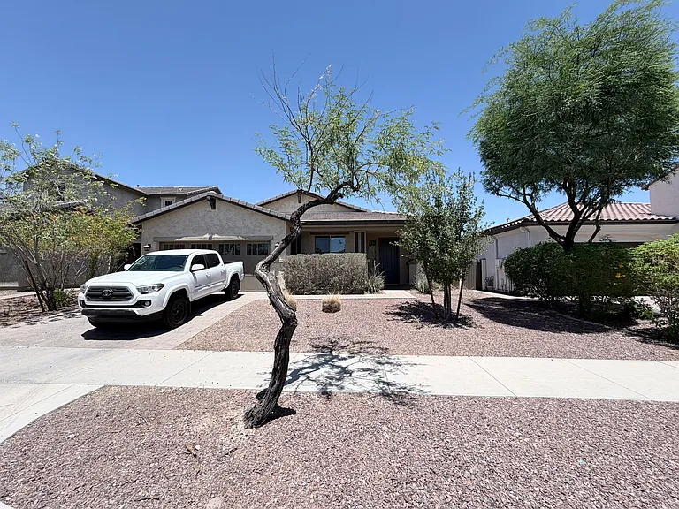 20432 W Carlton Mnr — Photo 2
