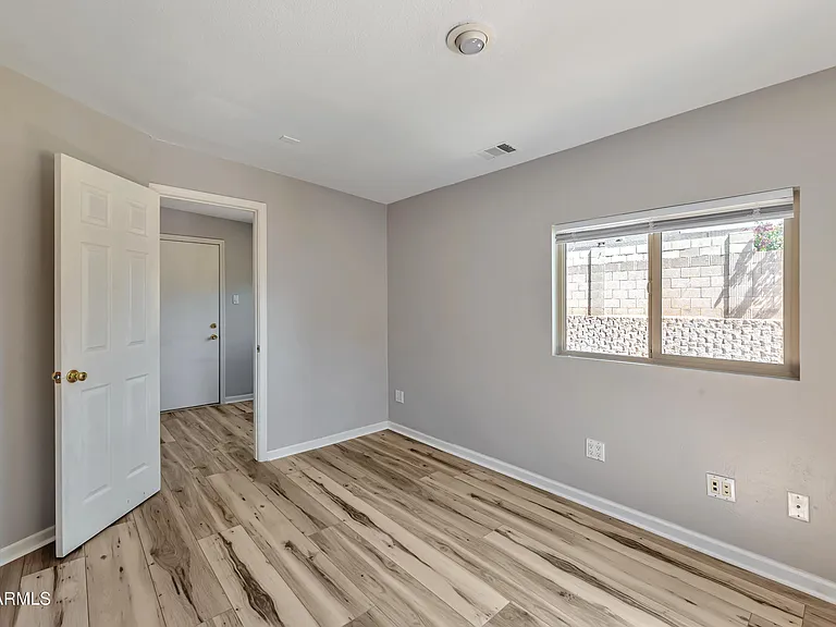 6502 E Grandview Dr — Photo 8