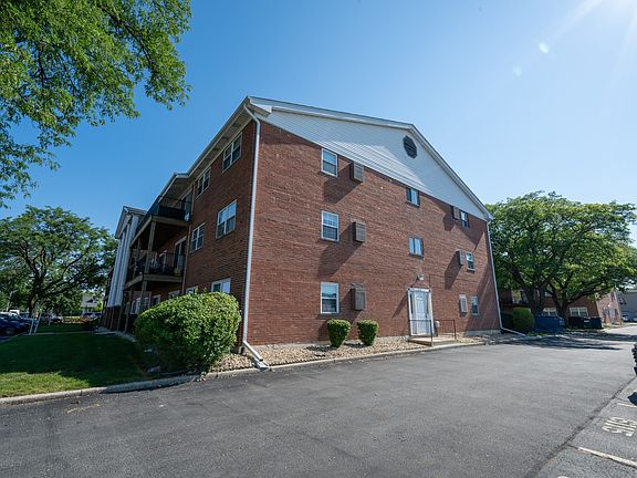 3rd image of 6115 W 94th St APT A5