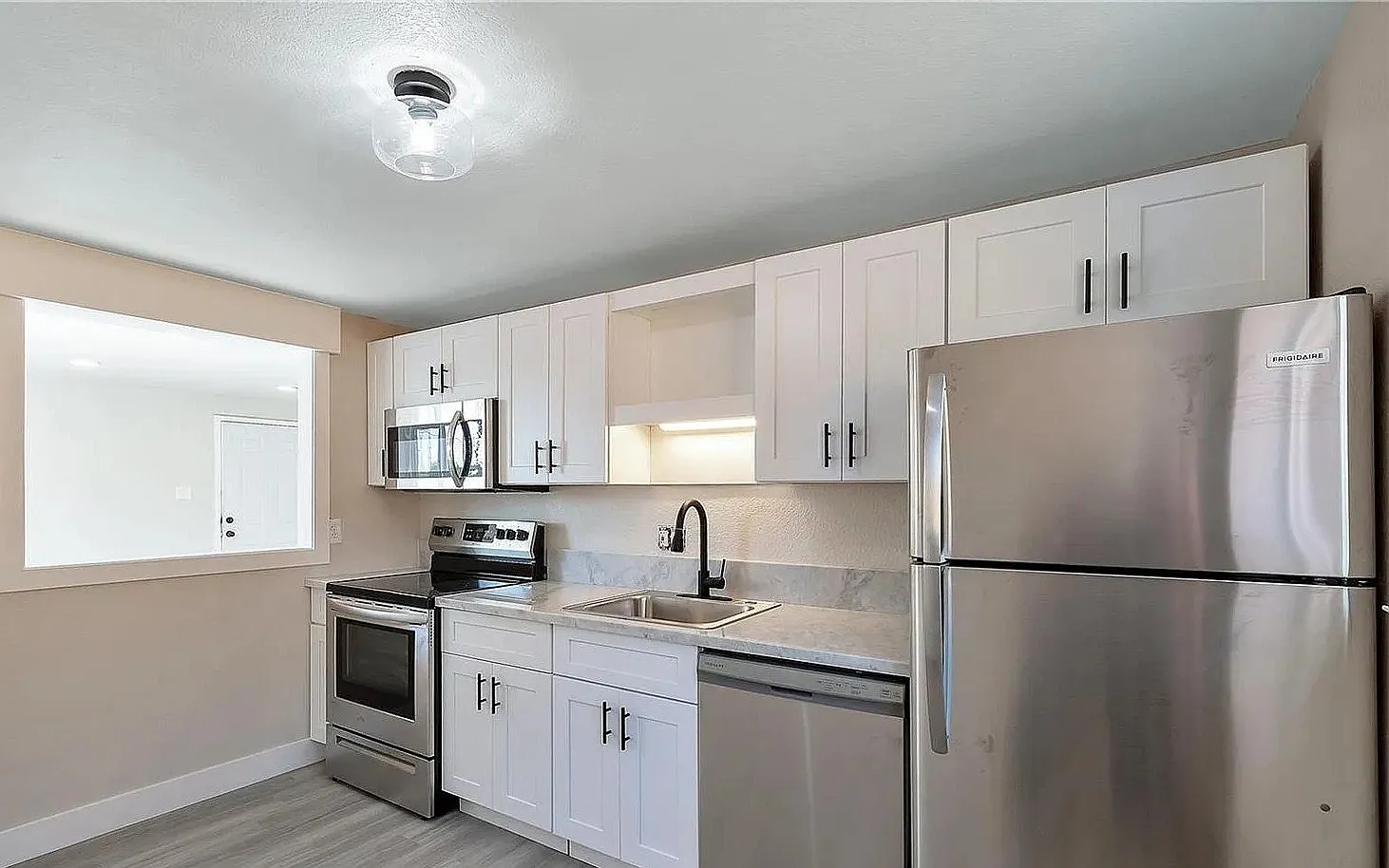 1300 Depew St — Photo 1