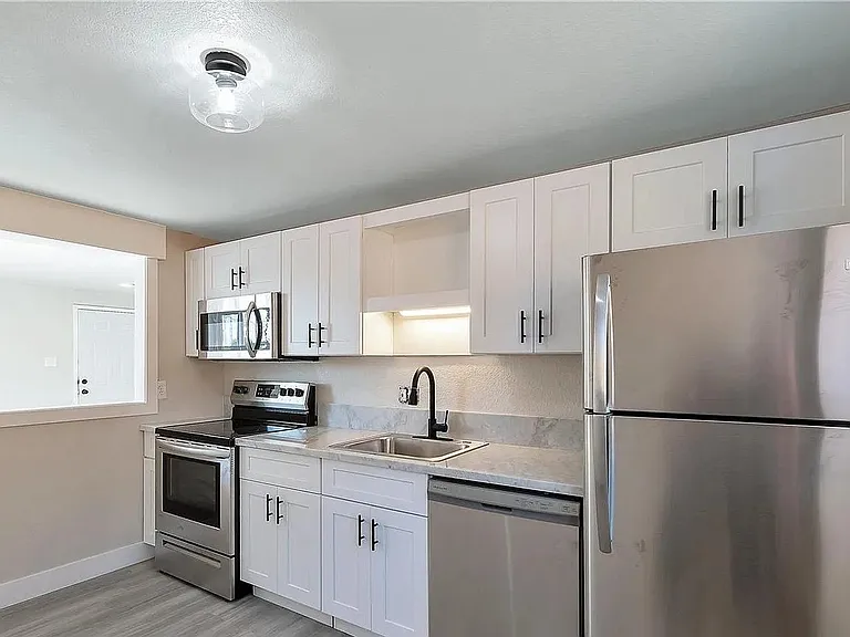 1300 Depew St — Photo 1