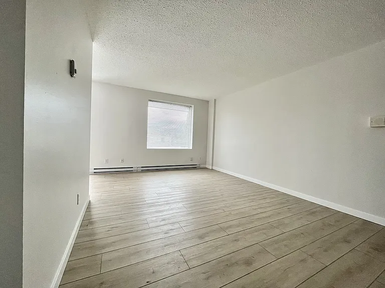 306 Balsam St #20 — Photo 7
