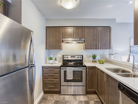 2nd image of 77 Westminster Cres