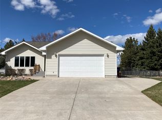 1526 Meadowlark Dr UNIT B, Great Falls, MT 59404