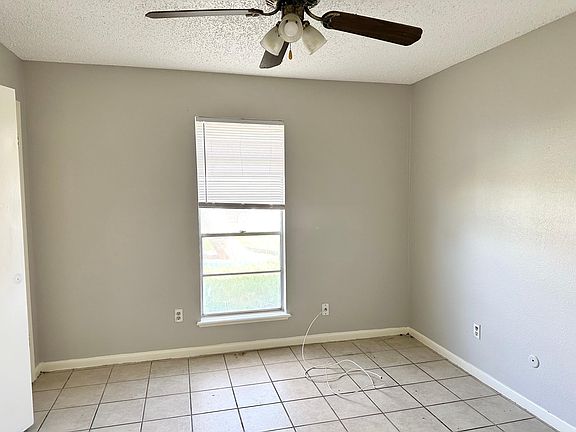 4th image of 3605 Crestbrook Ct APT 1