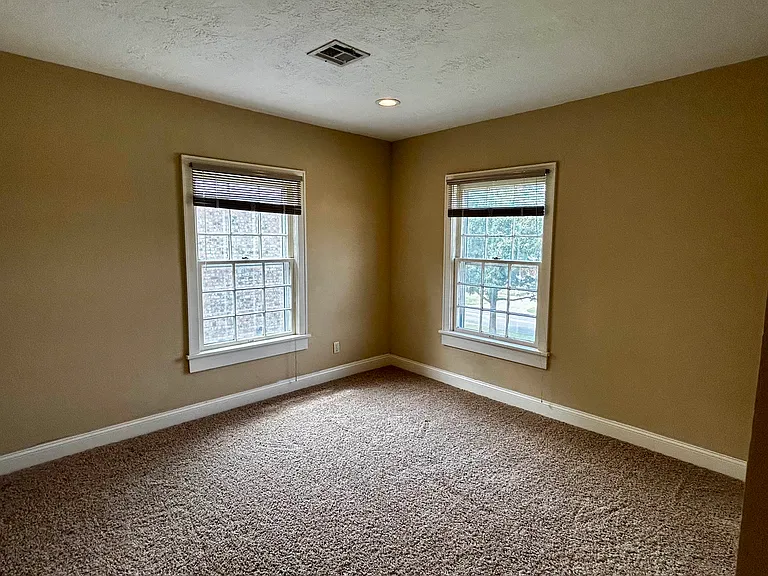 731 Jenkins Ave #B — Photo 9