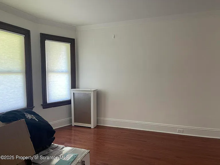 1218 Schlager St — Photo 5