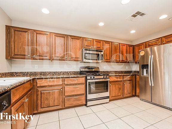 3rd image of 8936 Amy Olivia Ave