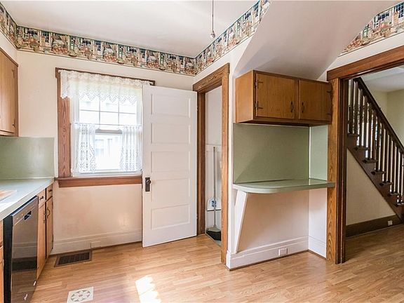 4th image of 138 Marshall Pl