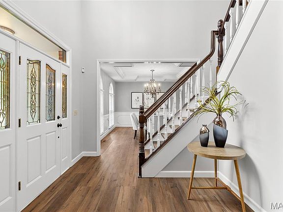 4th image of 327 Woodmere Dr