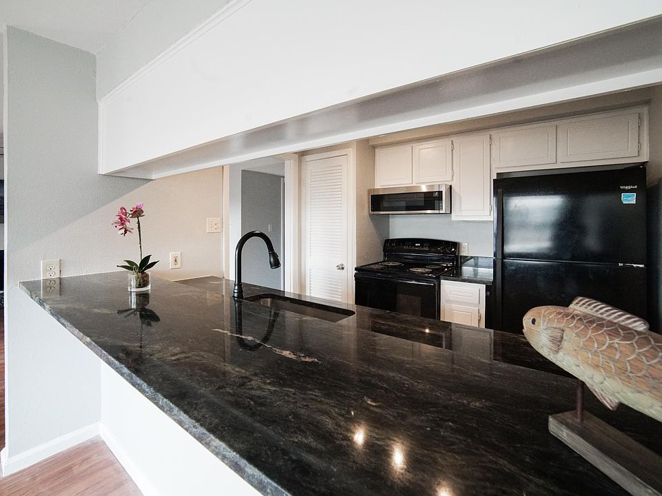1st image of 210 N Wilshire Dr #B
