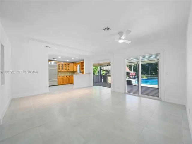 5300 SW 162nd Ave — Photo 2