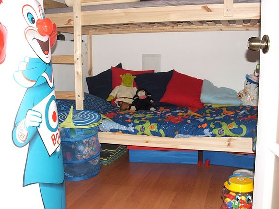 Den/optional bedroom 2