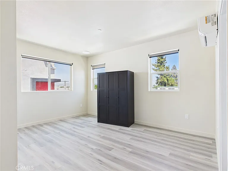 8457 Langdon — Photo 19