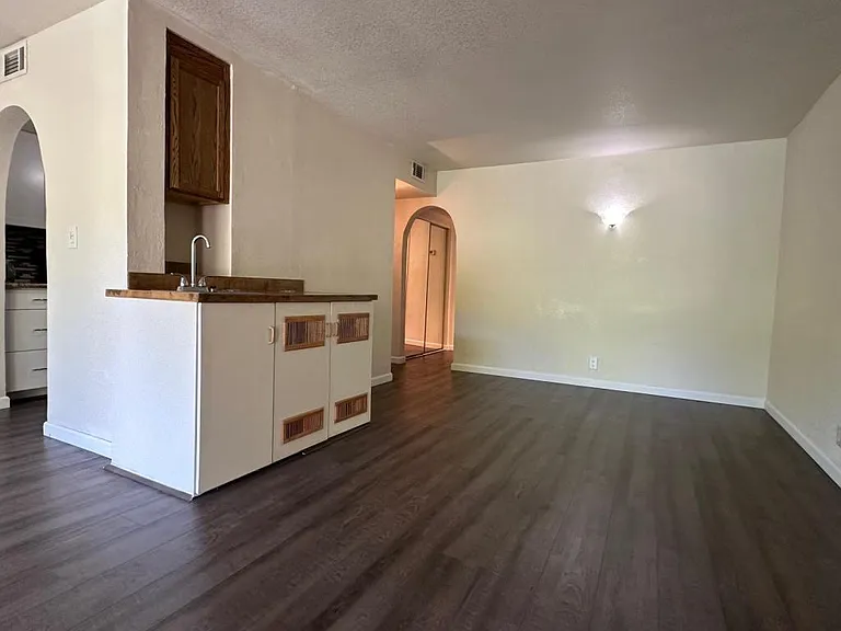 2422 Larkspur Ln #221 — Photo 9