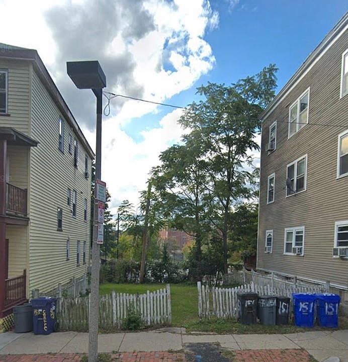 2nd image of 153-153A Centre St