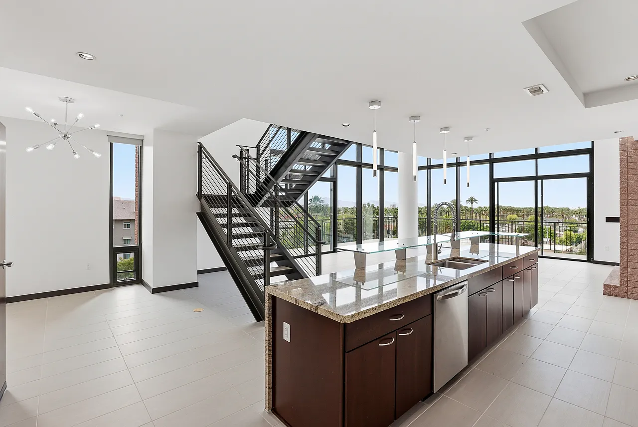 208 W Portland St — Photo 3
