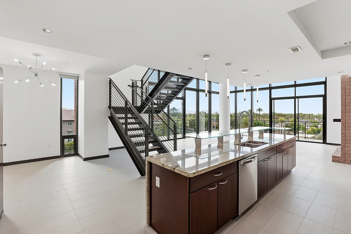 Walk in view - 208 W Portland St #561
