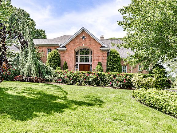 2nd image of 39 Hunting Hollow Ct