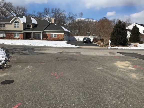 4th image of 2 Lynridge Ct