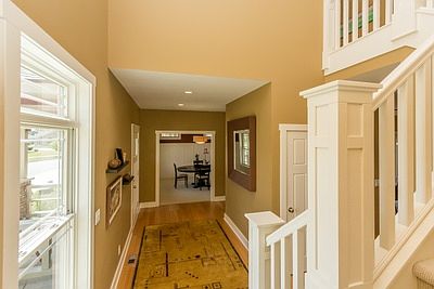 3rd image of 2725 Cambridge Dr