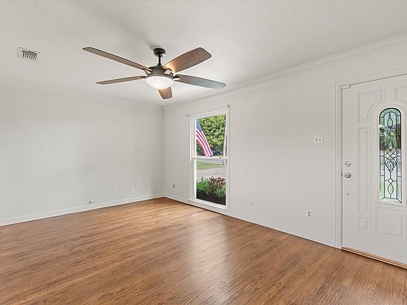 5th image of 606 Storrs St