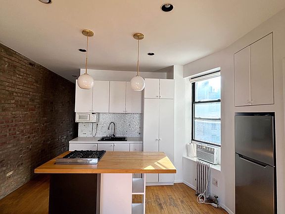 4th image of 50 Macdougal St APT 15