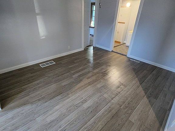 3rd image of 216 W Jackson St