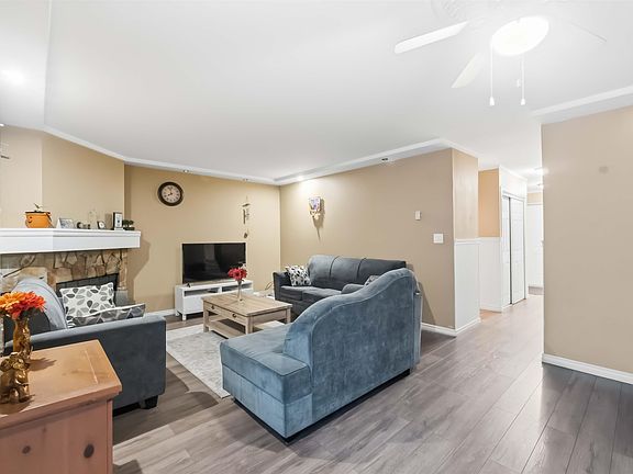 5th image of 13323 71b Ave