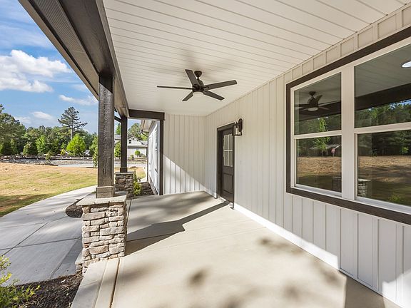 5th image of 441 Sabre Dr