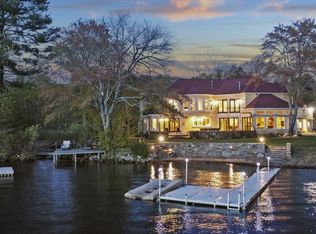 8 Pebble Beach Rd, Webster, MA 01570