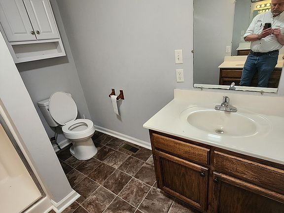4th image of 204 Shryer Rd